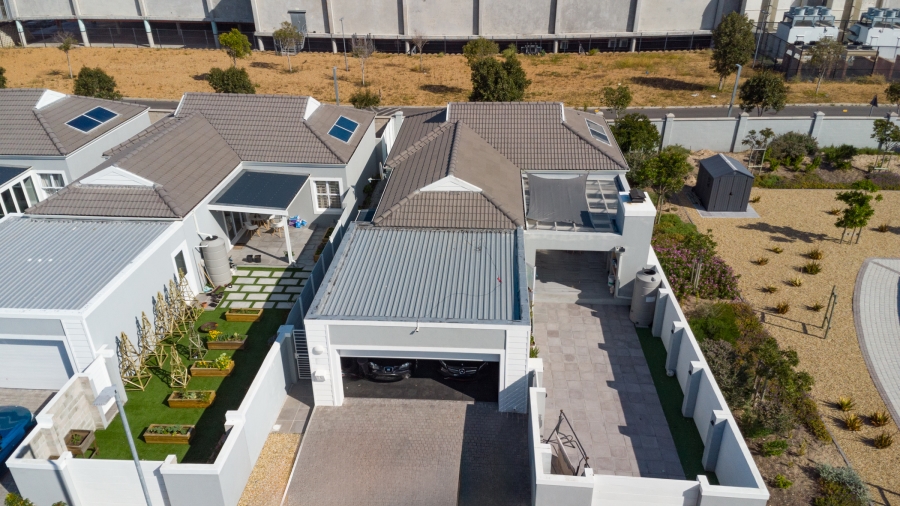 3 Bedroom Property for Sale in Sunningdale Western Cape